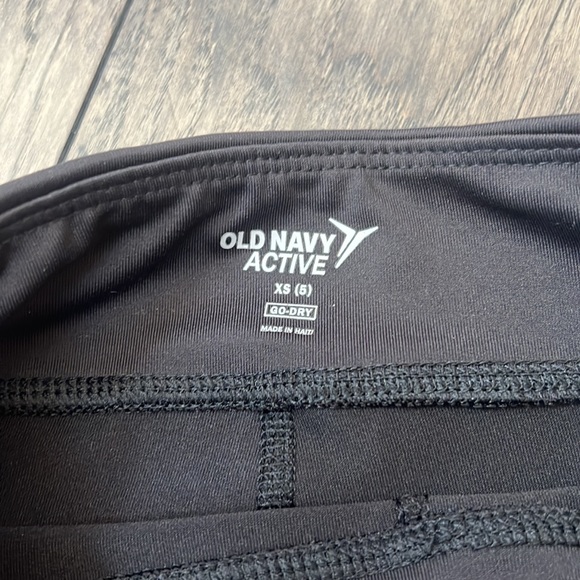 2 pair of Old navy Active pants. Size 5 - Picture 3 of 3